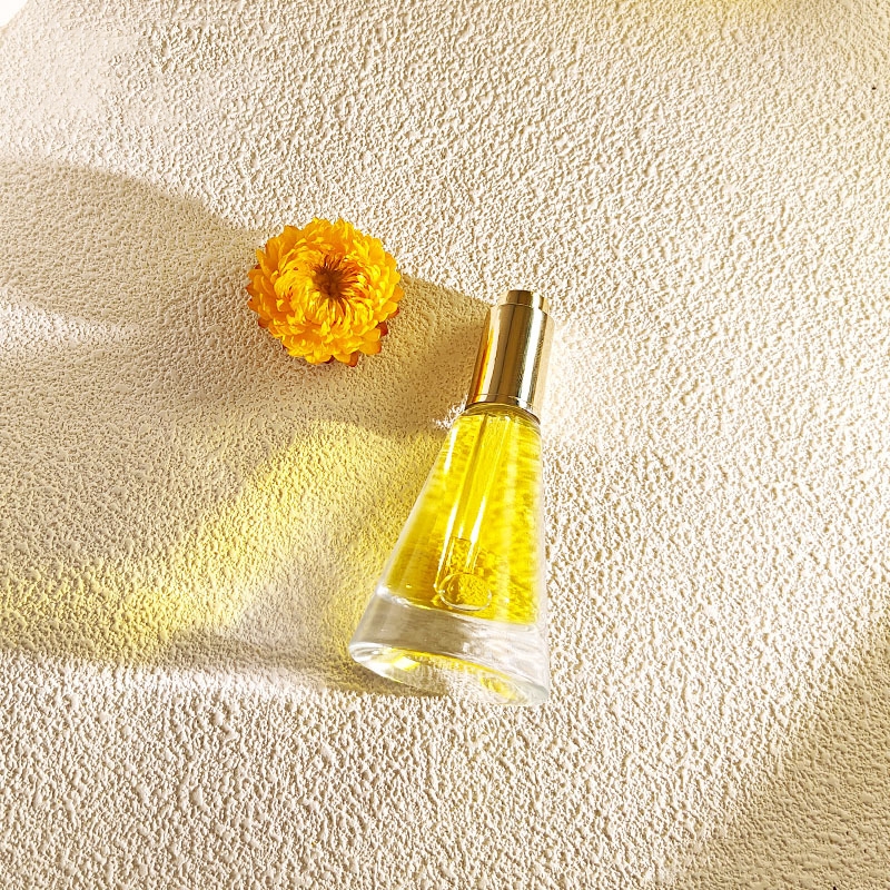 Conische glazen cosmetische druppelflesje met etherische olie Conische glazen cosmetische druppelflesje met etherische olie