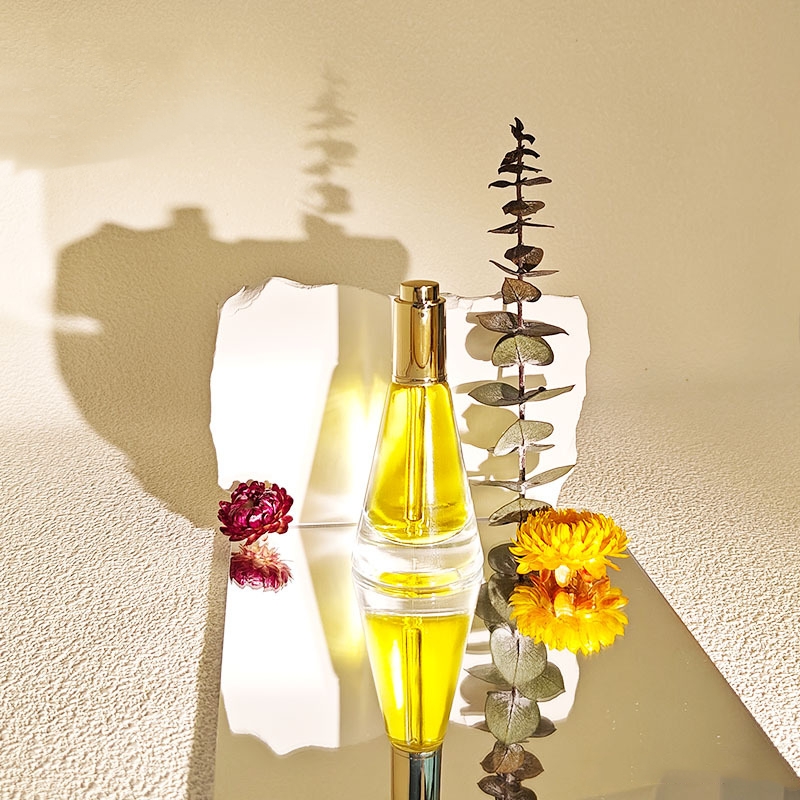 Conische glazen cosmetische druppelflesje met etherische olie Conische glazen cosmetische druppelflesje met etherische olie