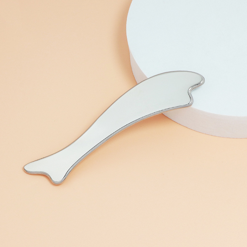 Visvormig Gua Sha-bord van zinklegering met gepersonaliseerde kleuren en logo Visvormig Gua Sha-bord van zinklegering met gepersonaliseerde kleuren en logo