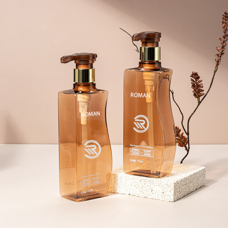 Betrouwbare 350 ml 500 ml gebogen amber huisdier plastic lege bodylotionfles met pomp voor haarverzorging shampoo conditioner of gezichtscrème gebruik