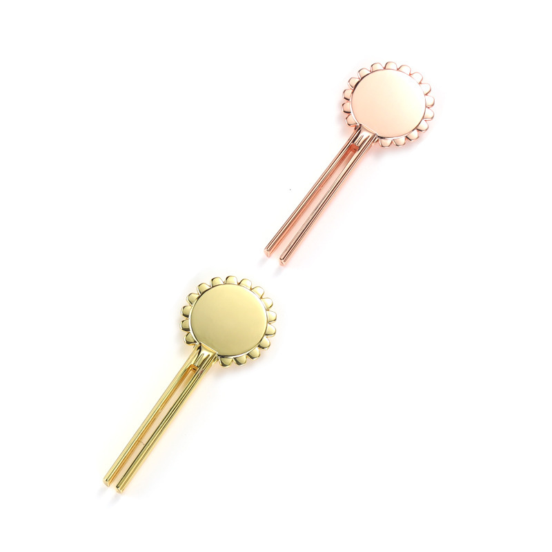 Glimlachende bloemvormige buisknijper van zinklegering Glimlachende bloemvormige buisknijper van zinklegering